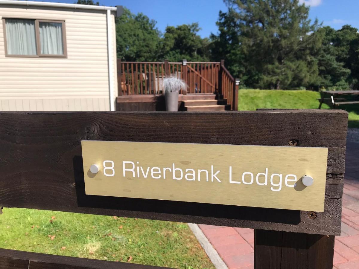 Riverbank Lodge Авимор Экстерьер фото