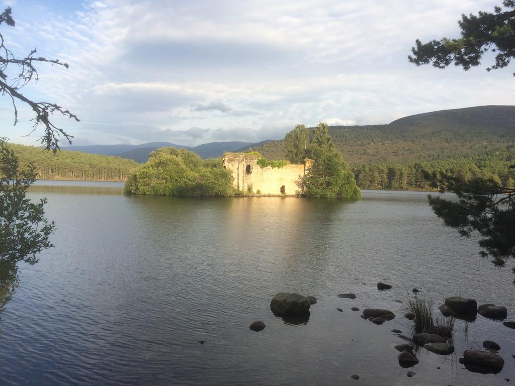 Riverbank Lodge Авимор Экстерьер фото